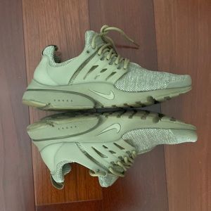 Nike Air Presto size 9
